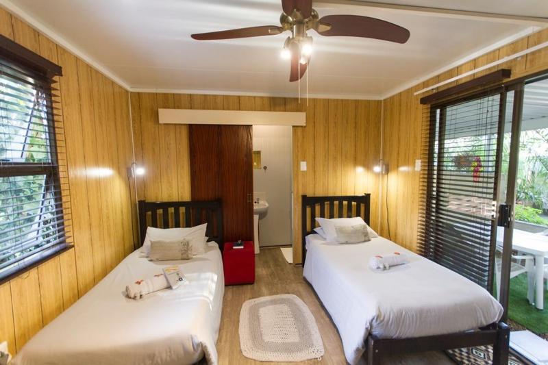 Sunbell Ventures Guesthouse Città del Capo Esterno foto